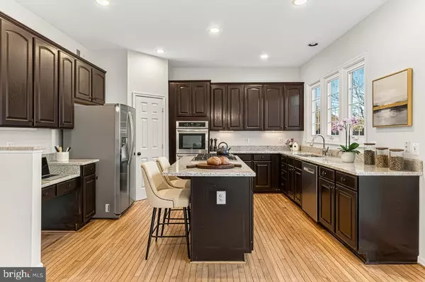 Fairfax, VA 22030,10496 COURTNEY DR