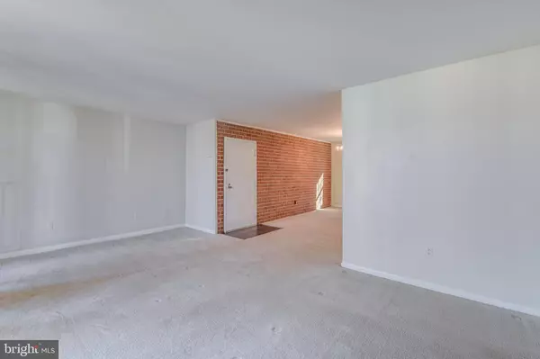 Gaithersburg, MD 20878,762 QUINCE ORCHARD BLVD #101