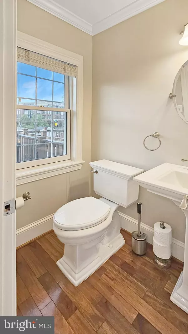 Washington, DC 20003,1834 MASSACHUSETTS AVE SE