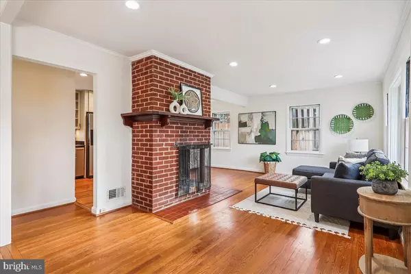 Arlington, VA 22205,941 N MCKINLEY RD