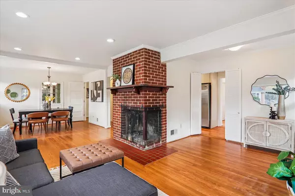 Arlington, VA 22205,941 N MCKINLEY RD