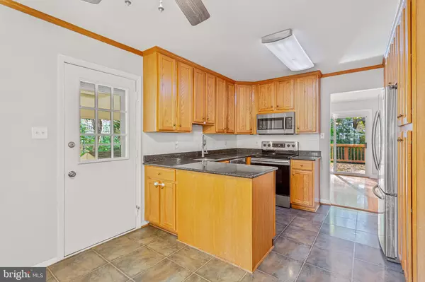 Herndon, VA 20170,12027 CHEVIOT DR