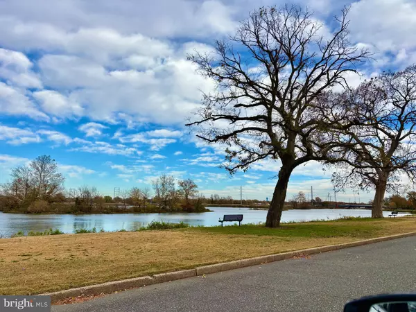 Westville, NJ 08093,524 RIVER DR