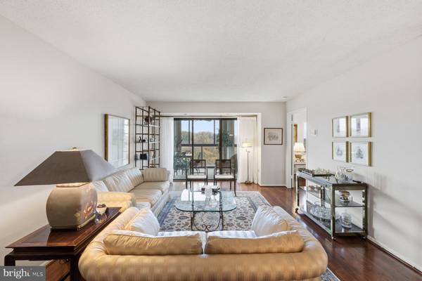 Silver Spring, MD 20906,15107 INTERLACHEN DR #2-822