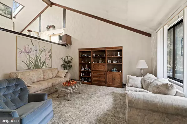 Philadelphia, PA 19128,945 MANATAWNA AVE