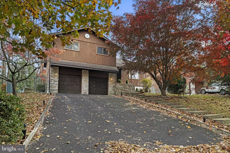 945 MANATAWNA AVE, Philadelphia, PA 19128