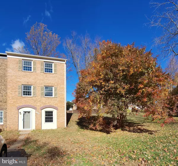 14828 HOXTON SQ, Centreville, VA 20120