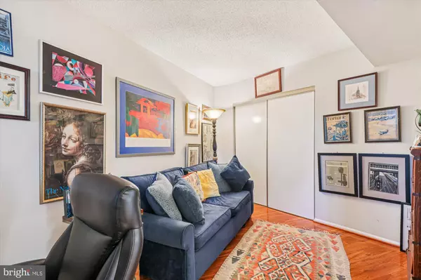 Alexandria, VA 22303,5902 MOUNT EAGLE DR #203