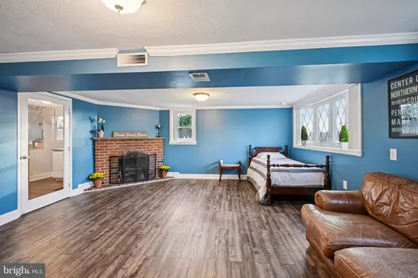 Conshohocken, PA 19428,1211 WOODSIDE RD