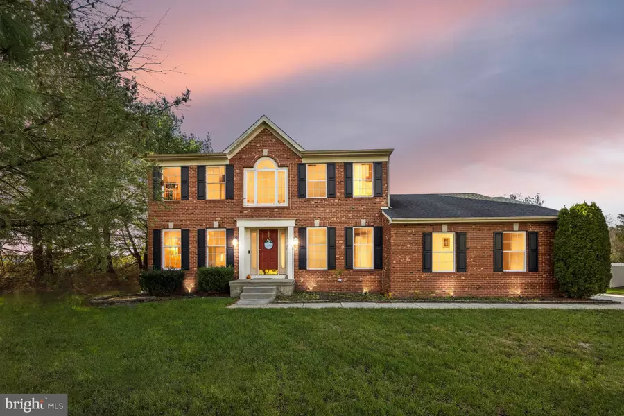 1 QUAIL HOLLOW DR, Sewell, NJ 08080