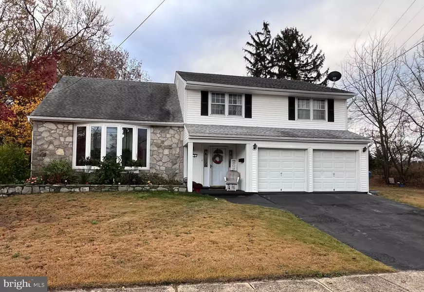 1 HARVEST LN, Burlington, NJ 08016