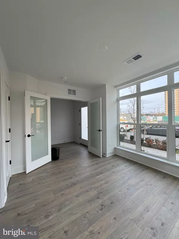 Bethesda, MD 20816,5502 TOPAZ LN