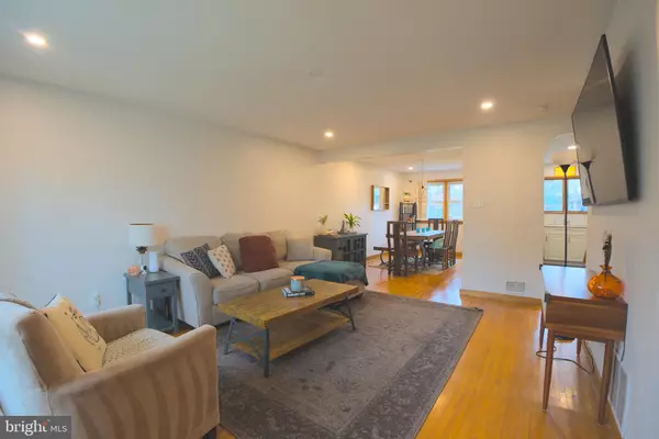 Cinnaminson, NJ 08077,322 BOXWOOD LN