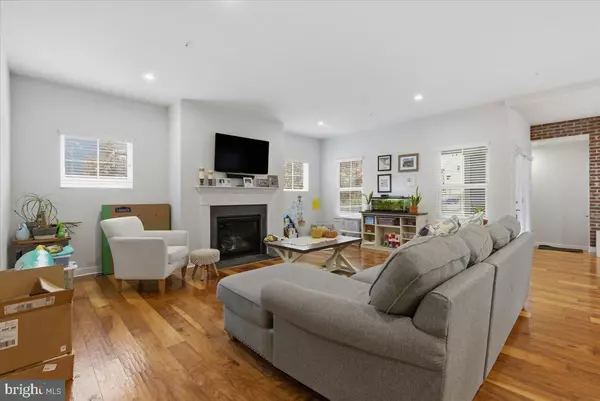 Dumfries, VA 22026,2075 RIVER HERITAGE BLVD