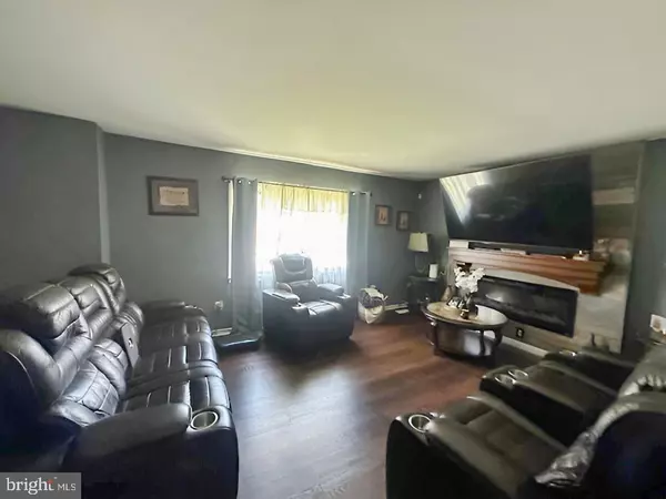 Trenton, NJ 08638,41 POLAND ST