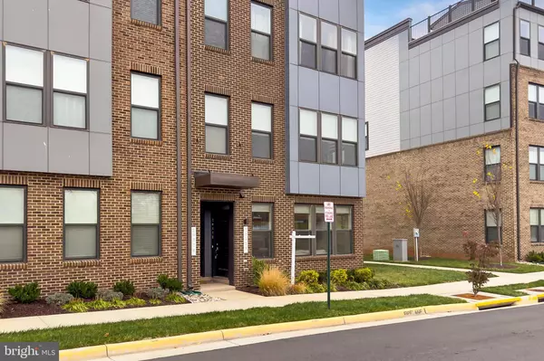 Ashburn, VA 20147,20328 NEWFOUNDLAND SQ