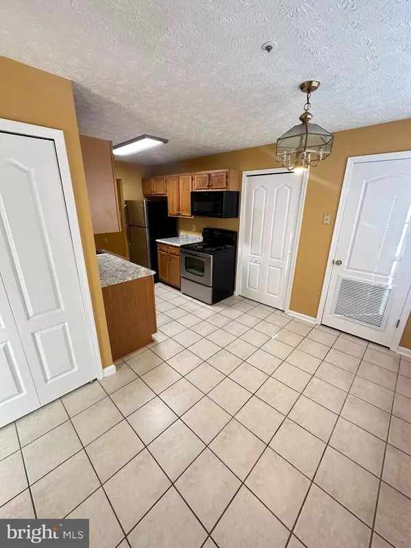 Bowie, MD 20720,11445 DEEPWOOD DR #182C