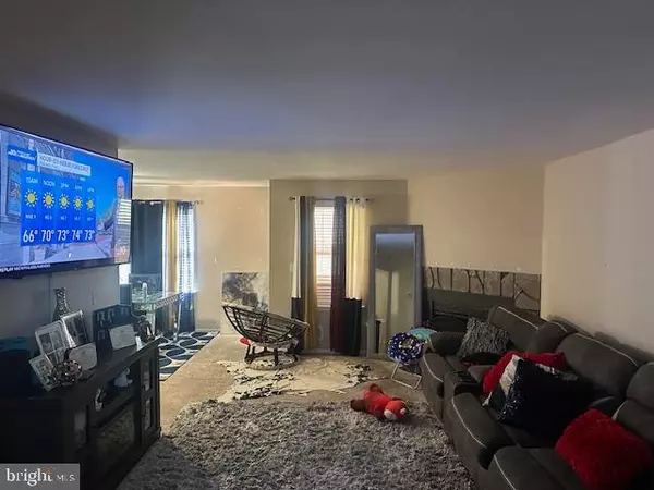 Trenton, NJ 08628,18 PIONEER CT