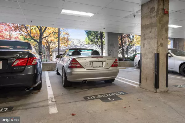 Fairfax, VA 22030,3851 ARISTOTLE CT #1-402