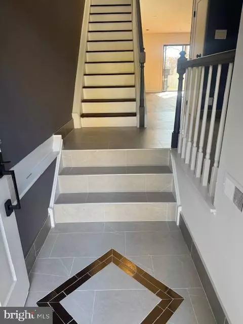 Philadelphia, PA 19128,9132 AYRDALE CRESCENT