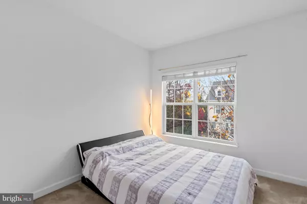 Landover, MD 20785,8328 GIBBS WAY