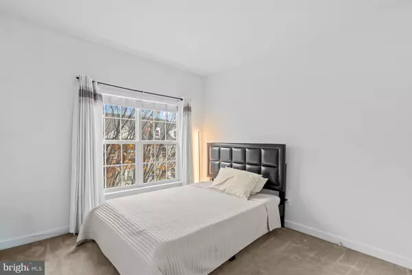 Landover, MD 20785,8328 GIBBS WAY