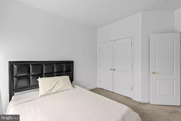 Landover, MD 20785,8328 GIBBS WAY