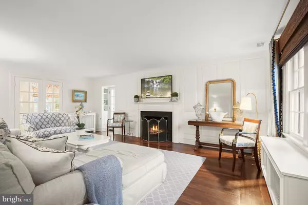 Washington, DC 20016,4922 ALBEMARLE ST NW