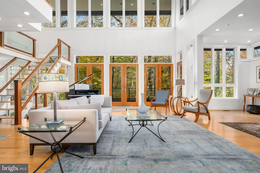 2807 CHESTERFIELD PL NW, Washington, DC 20008