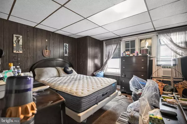 Philadelphia, PA 19141,5620 N CAMAC ST