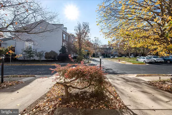 Alexandria, VA 22312,5419 SUMMER LEAF LN