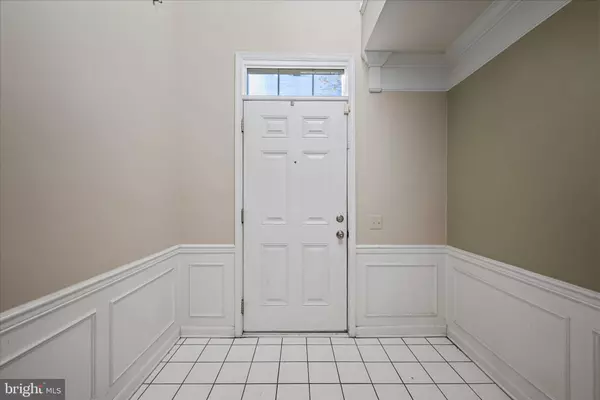 Alexandria, VA 22312,5419 SUMMER LEAF LN