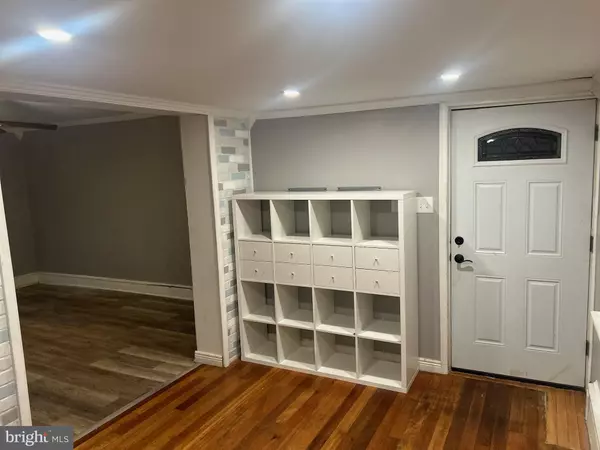 Philadelphia, PA 19142,6906 BUIST AVE