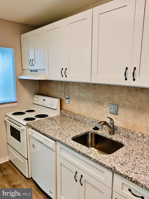 Alexandria, VA 22303,2059 HUNTINGTON AVE #1403