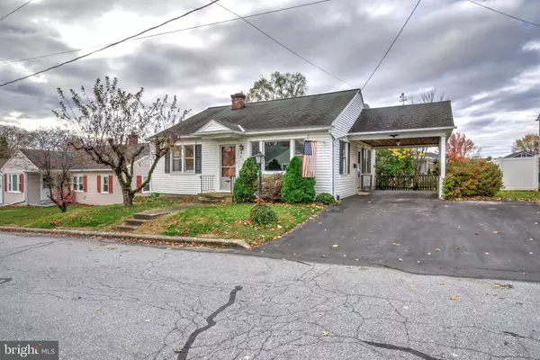 216 N PITT ST, Manheim, PA 17545