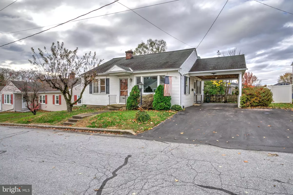 Manheim, PA 17545,216 N PITT ST