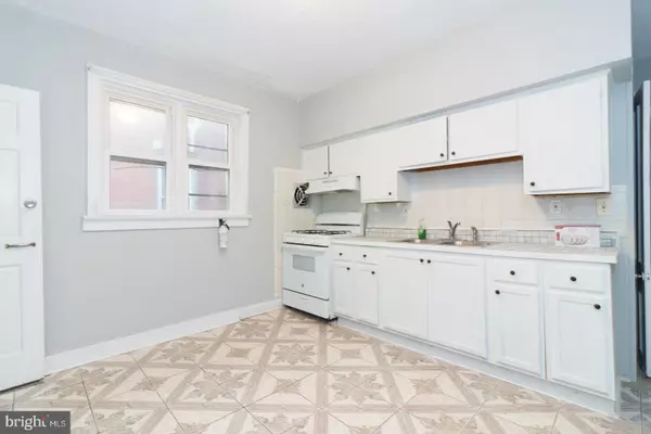 Trenton, NJ 08609,284 HAMILTON AVE