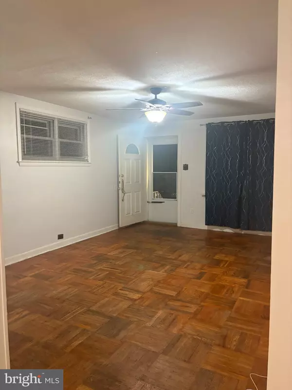 Philadelphia, PA 19128,237 LAURISTON ST