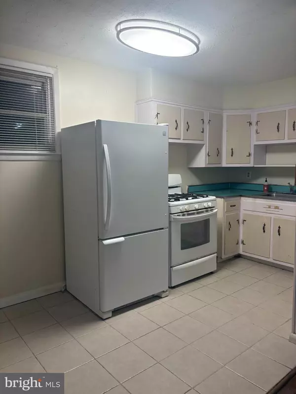 Philadelphia, PA 19128,237 LAURISTON ST