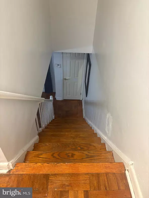 Philadelphia, PA 19128,237 LAURISTON ST