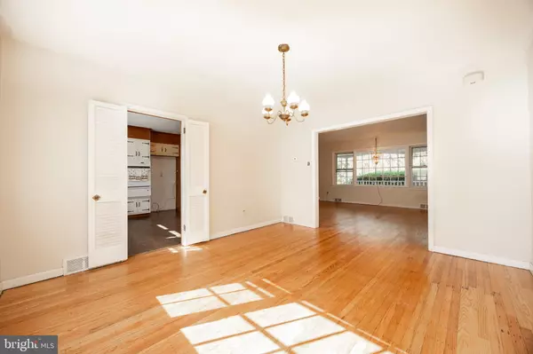 Glen Mills, PA 19342,11 IVY LN