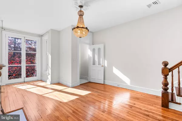 Washington, DC 20003,812 E ST SE