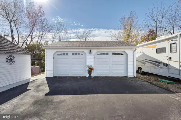 Dallastown, PA 17313,212 OAK RD