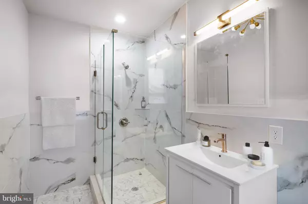 Philadelphia, PA 19103,333 S 21ST ST #4