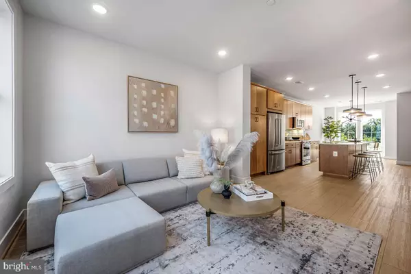 Alexandria, VA 22301,2608 FALL LINE ST