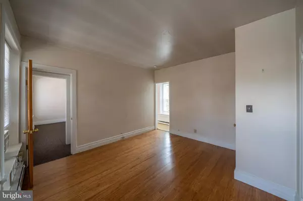 Kennett Square, PA 19348,301 S BROAD ST #3