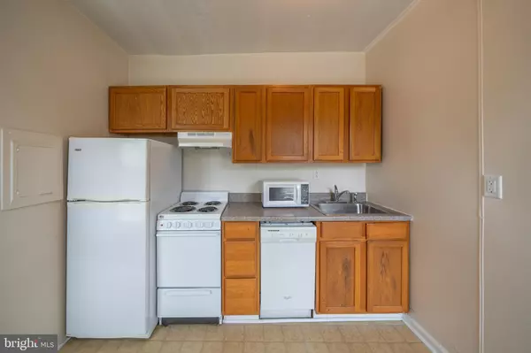 Kennett Square, PA 19348,301 S BROAD ST #3