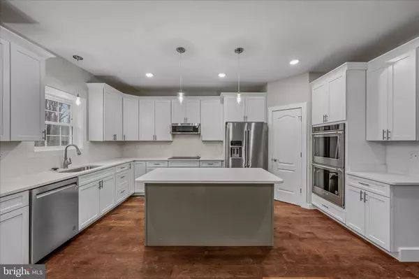 Hedgesville, WV 25427,659 NIMITZ LN