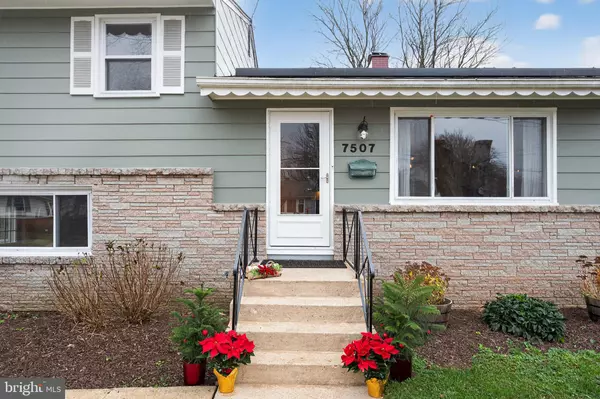 Lanham, MD 20706,7507 DOVER LN