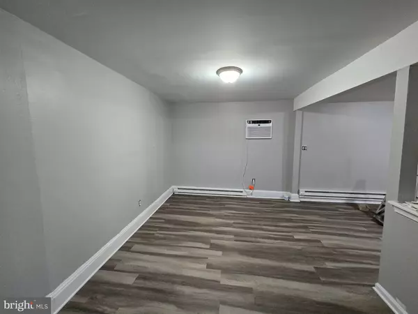 Pitman, NJ 08071,121 W JERSEY AVE #B